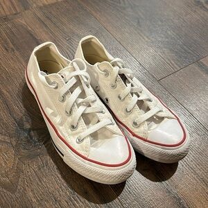 Converse Chuck Taylors Tennis Shoes Mens 4 | Women’s 6